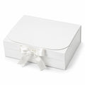 Geschenkbox 25 x 20 x 10 cm Karton Weiß mit Satinschleife Klappdeckel